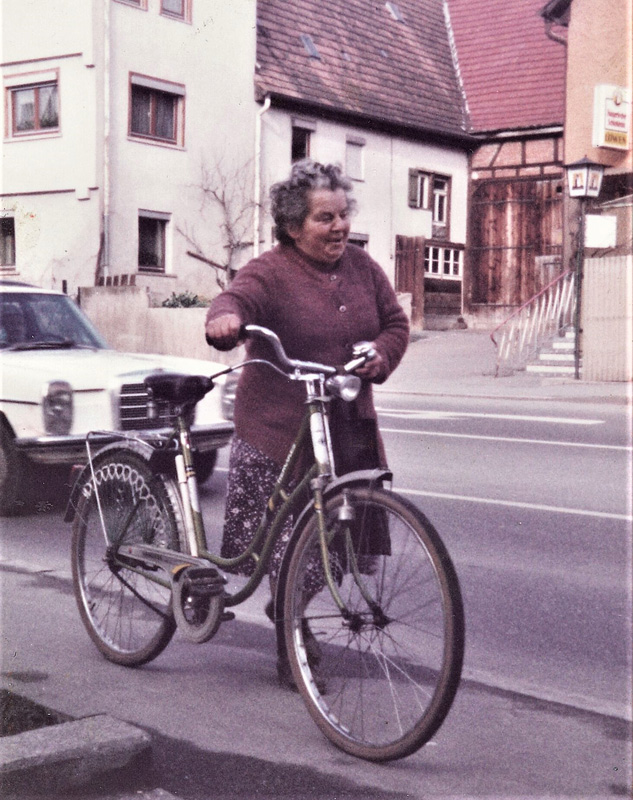 Karoline Bierlinger fährt Post aus anno 1984